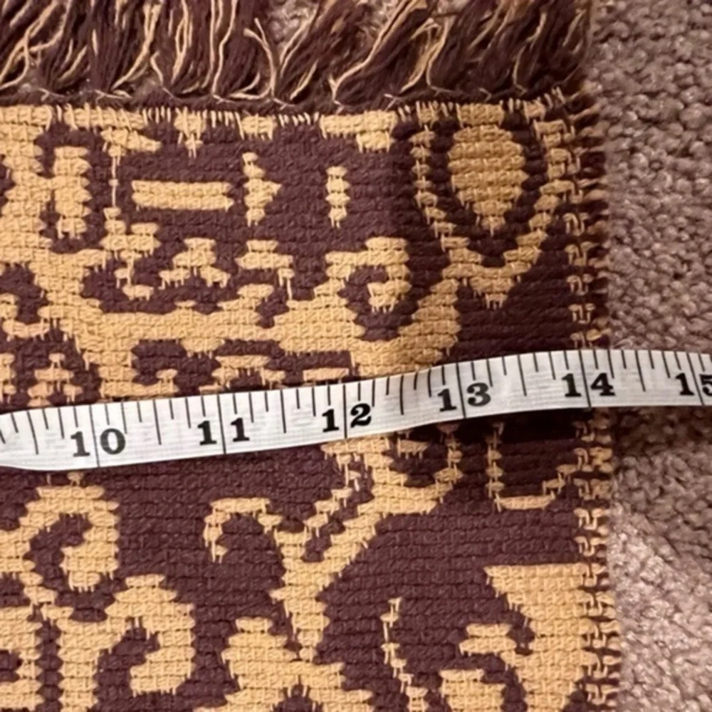 2 decorated placemats brown and‎ tan